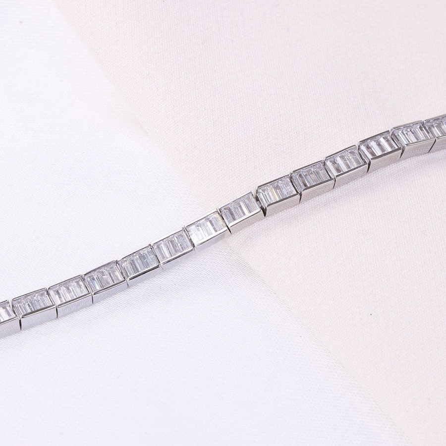 03ad15ed-e785-44dd-944c-6347d5920cd2.jpg دستبند نقره میکرو کد 22054 - Image 1