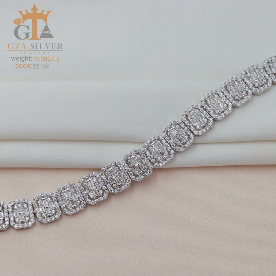2fbd0647-53f3-473b-b927-668cc8fef8e2.jpg دستبند نقره میکرو طرح امرالدکات کد 22104 - Image 1