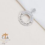 مدال نقره زنانه نگین دار باگت خور طرح کارتیه میکرو کد 21887