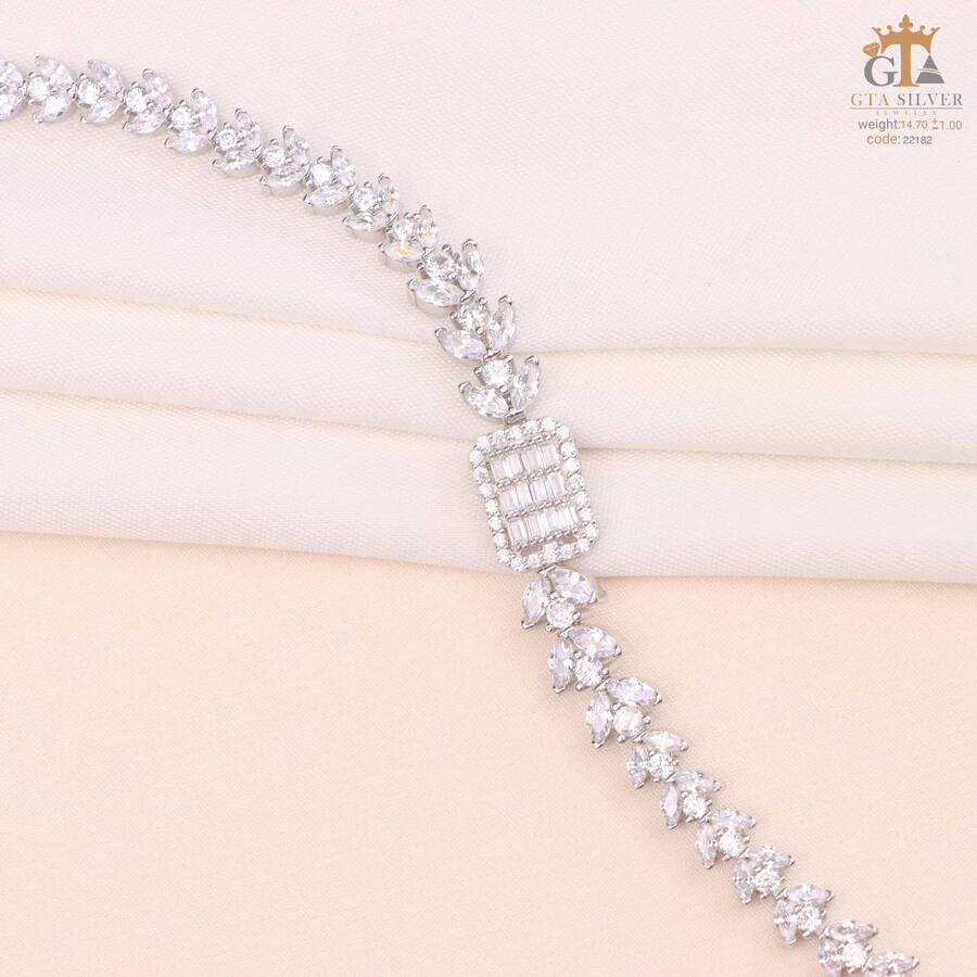 5784209e-d0b3-45d1-8c38-874f9c5d3125.jpg دستبند نقره زنانه میکرو نگین دار امرالدکات کد 22182 - Image 1