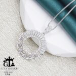 مدال نقره زنانه نگین دار باگت خور طرح کارتیه میکرو کد 21887 - Image 3