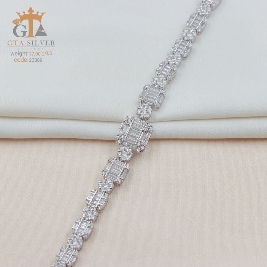 9124660f-8556-4247-9466-e9fa7ea03363.jpg دستبند نقره میکرو طرح امرالدکات کد 22089 - Image 1