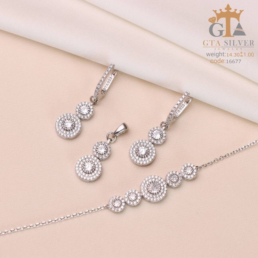 a1292657-c7d1-48d6-86c6-ea5b02631ba0.jpg نیم ست نقره کد 16677 - Image 1