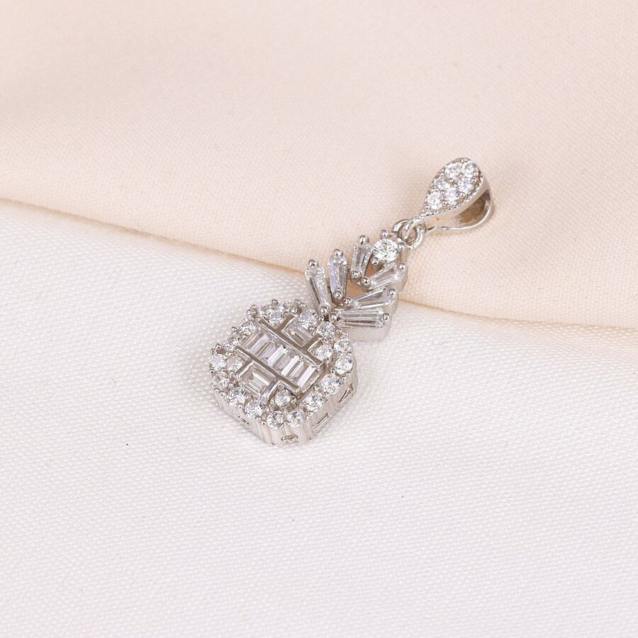 c04a2c56-dd0b-4ec1-809e-cb13a3cb7022.jpg مدال نقره میکرو طرح امرالدکات کد 21509 - تصویر 1