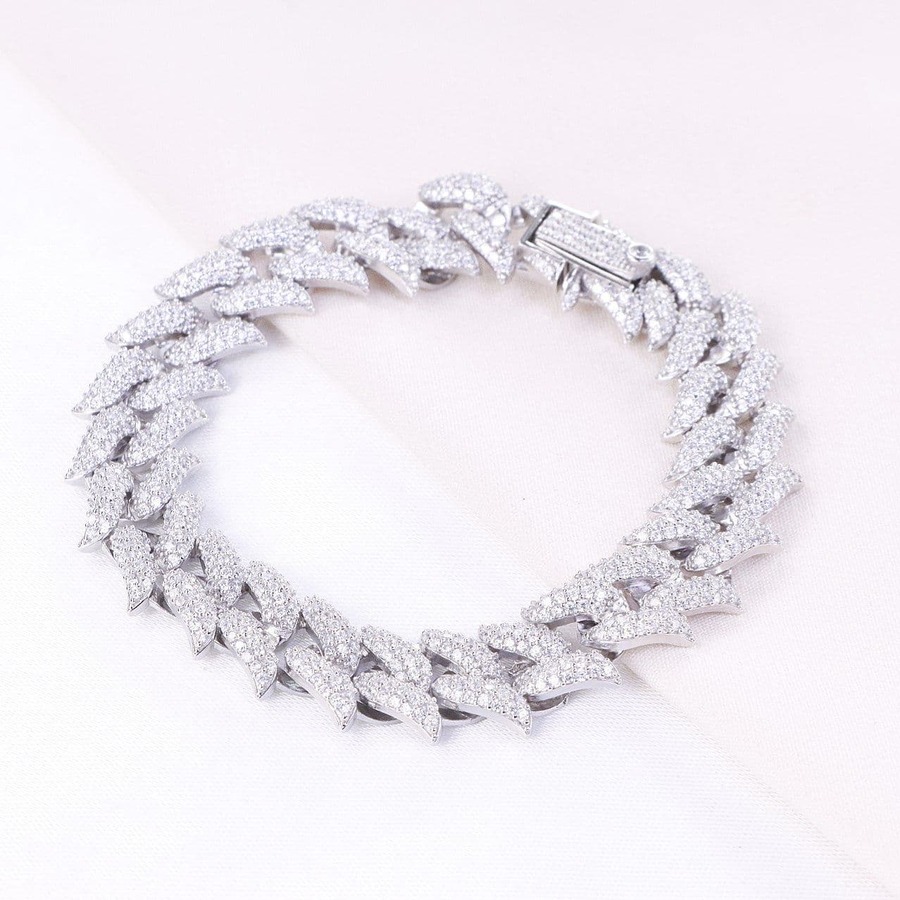 c5a5f520-e3a8-43e3-886d-8eac123f2d0b.jpg دستبند نقره کارتیر کد 1900 - تصویر 1