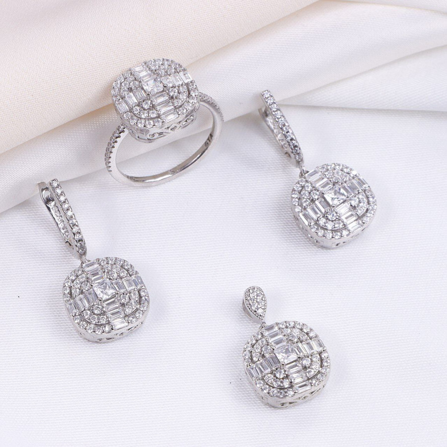 d537101f-e965-4edc-8f29-3b00f2813f08.jpg نیم ست نقره میکرو طرح امرالدکات کد 16197 - Image 1