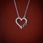 مدال نقره قلبی میکرو طرح بی‌نهایت کد 21522 - تصویر 2