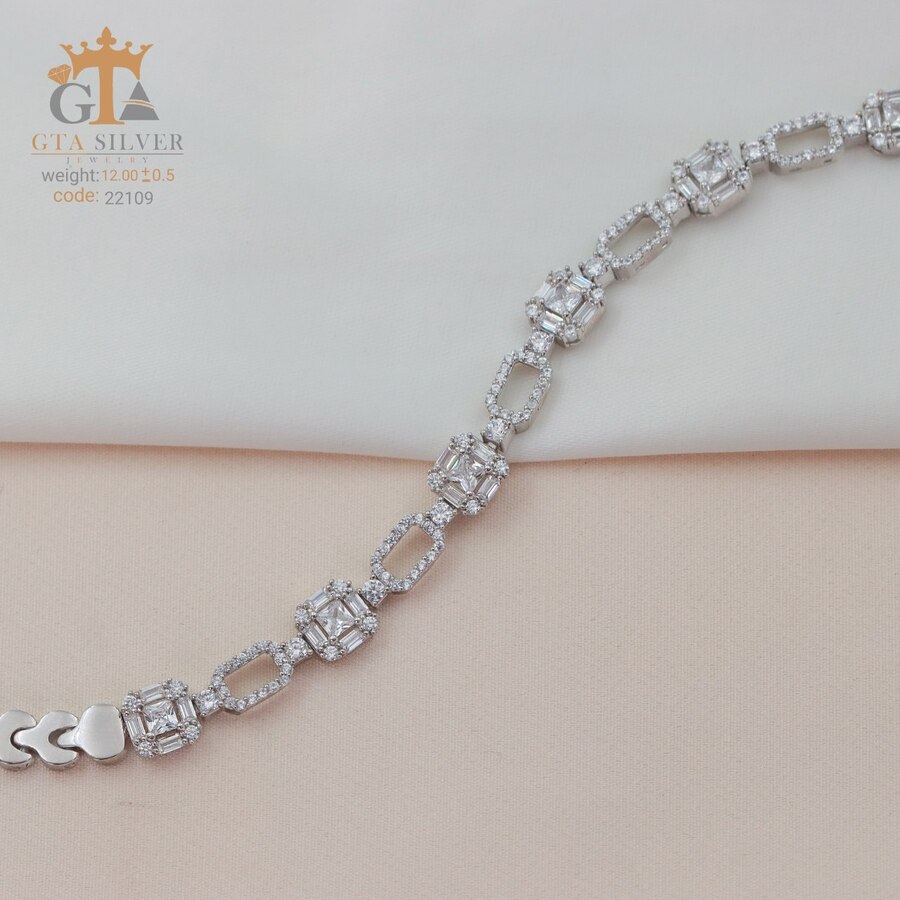 f06402fd-138f-4a67-a652-c3f060a0e14f.jpg دستبند نقره میکرو طرح امرالدکات کد 22109 - Image 1