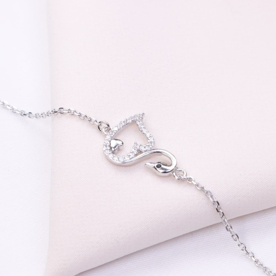 fb7b06a0-5e8e-4257-b594-7b96986c5ca4.jpg دستبند نقره طرح قو کد 22027 - تصویر 1