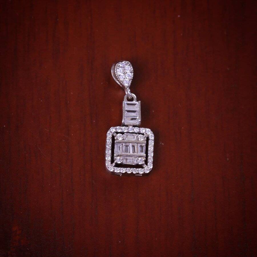 product_58e6c6bd-35af-4d47-bfa5-87b6dc5adbca.jpg مدال نقره میکرو طرح امرالدکات کد 21487 - تصویر 1