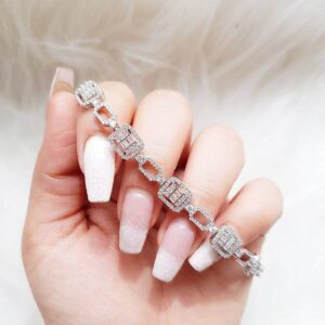 دستبند نقره امرالدکات کد 2067