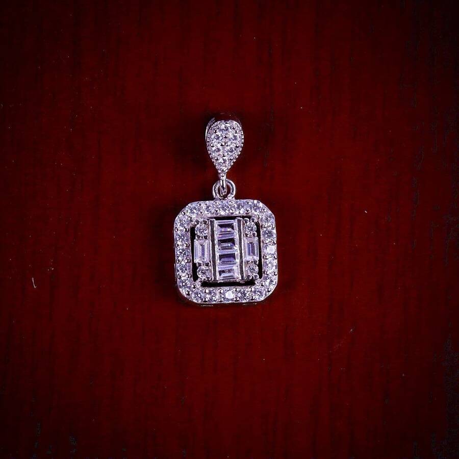 product_b0255dae-d5b5-4b94-9b38-c5d0050a2fac.jpg مدال نقره میکرو طرح امرالدکات کد 21307 - تصویر 1